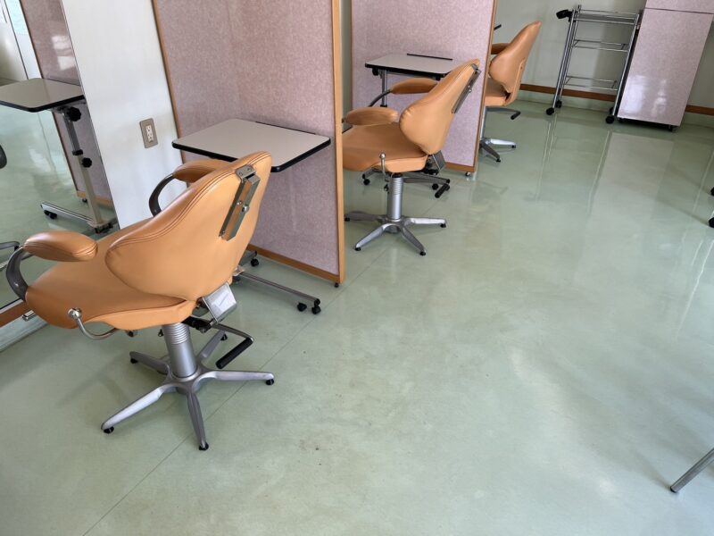 床ワックスがけ