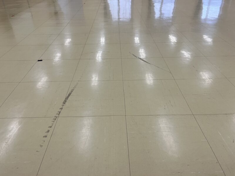 地域交流センター床クリーニング