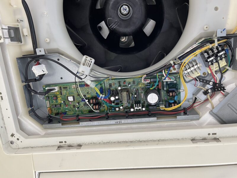 天井４方向エアコンクリーニング